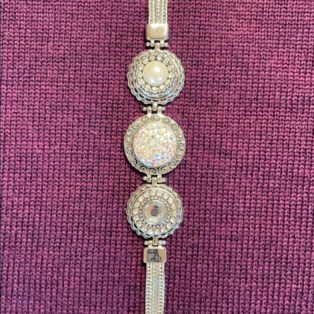 Bracelet, silver tone, Magnolia and Vine.
